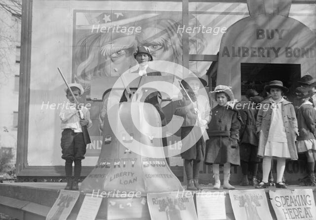 Liberty Loans - Liberty Bell, Replica, 1917. Creator: Harris & Ewing.