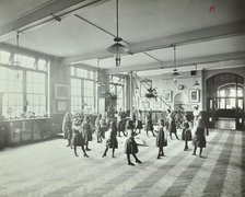 Girls dancing around a maypole, Hugon Road School, Fulham, London, 1907. Artist: Unknown.