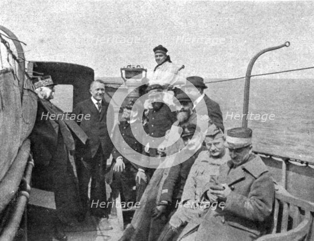 'La Mission Joffre-Viviani en Amerique; Sur la Lorraine: de gauche a droite, au fond, le..., 1917. Creator: Unknown.