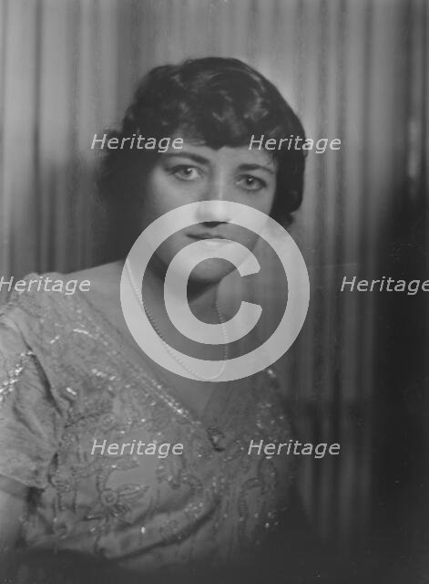 Mrs. Ruth Frances Miller, portrait photograph, 1918 July 13. Creator: Arnold Genthe.