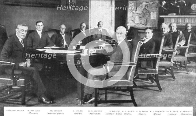 'Les collaborateurs du president Wilson; Le president Wilson et ses ministres', 1917. Creator: Unknown.