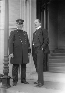 British Commission To U.S. - Inspector D.O. O'Donnell Talking To D.C. Policeman, 1917. Creator: Harris & Ewing.