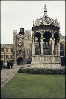 Fountain, Great Court, Trinity College, University of Cambridge, Cambridge, Cambridgeshire, 1973. Creator: Dorothy Chapman.