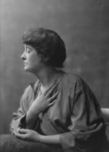 Yocum, George, Mrs., portrait photograph, 1916 Mar. 10. Creator: Arnold Genthe.
