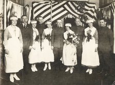 Nurses and soldiers, Lovell Hospital, Fort Sheridan, Illinois, USA, 1915. Artist: Unknown
