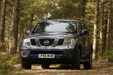 2005 Nissan Pathfinder 2.5 Tspec dci Artist: Unknown.