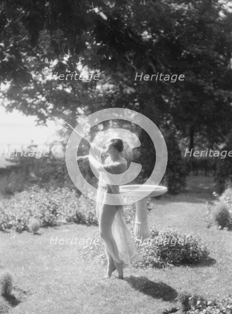 Beyer, Hilda, Miss, not before 1916 Feb. 29. Creator: Arnold Genthe.