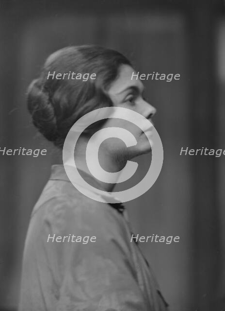 Samuels, Miss, portrait photograph, 1917 Feb. 24. Creator: Arnold Genthe.