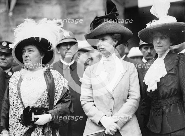Democratic National Convention - Mrs. Norman E. Mack; Mrs. William H. Taft; Mrs. Hugh Wallace, 1912. Creator: Harris & Ewing.