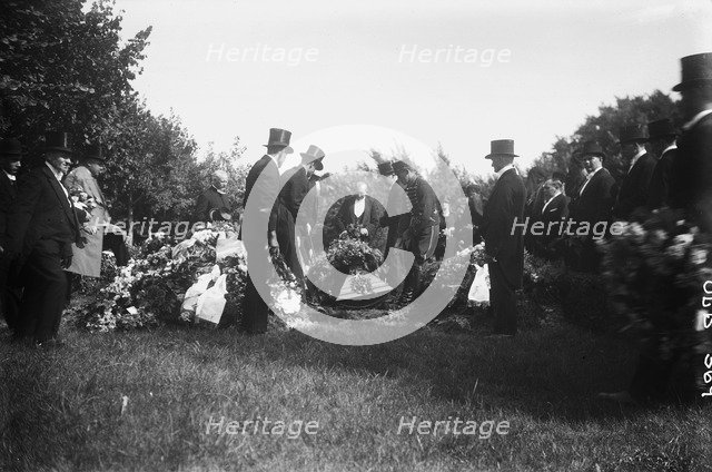 Funeral ceremony, Malmö, Sweden, 1932. Artist: Unknown