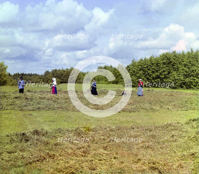 Haying [Russian Empire], 1909. Creator: Sergey Mikhaylovich Prokudin-Gorsky.