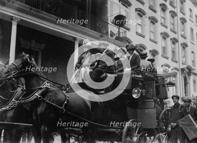 Ladies' 4-in-hand-club [Harriet Alexander driving], between c1910 and c1915. Creator: Bain News Service.