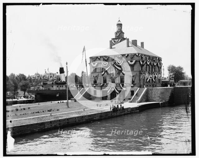 Looking up and down Saint Mary's canal, Mich., 1905. Creator: Unknown.