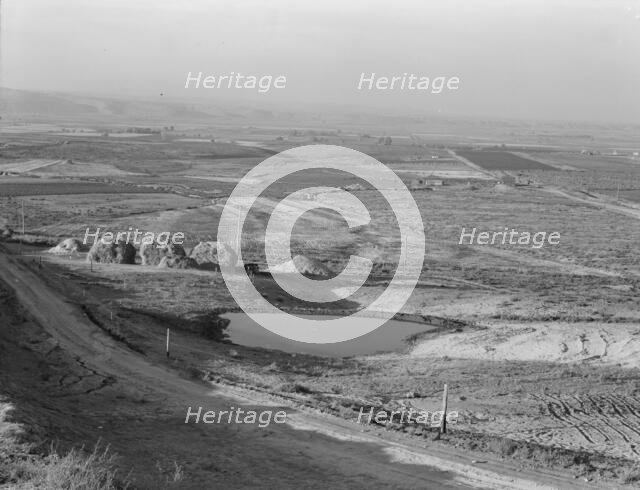 Looking across the Malheur Valley from Lincoln Bench, Malheur County, Oregon, 1939. Creator: Dorothea Lange.
