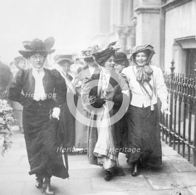 Emmeline & Christabel Pankhurst released from Holloway Gaol, London, 1908. Artist: Unknown
