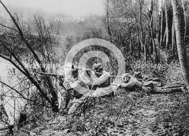German soldiers at the edge of the River Aisne, France, 1915. Artist: Unknown