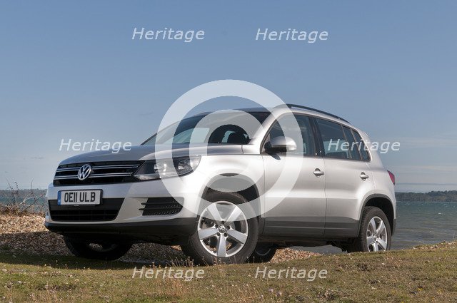 2011 Volkswagen Tiguan S 2.0 Tdi Artist: Unknown.