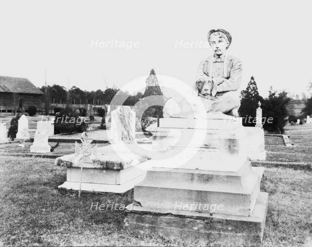 Victorian gravestone, Mississippi, 1935.  Creator: Walker Evans.