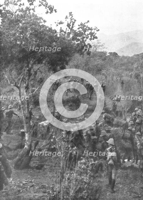 'La conquete des colonies Africaines de l'Allemagne; troupes britanniques en marche..., c1915. Creator: Unknown.