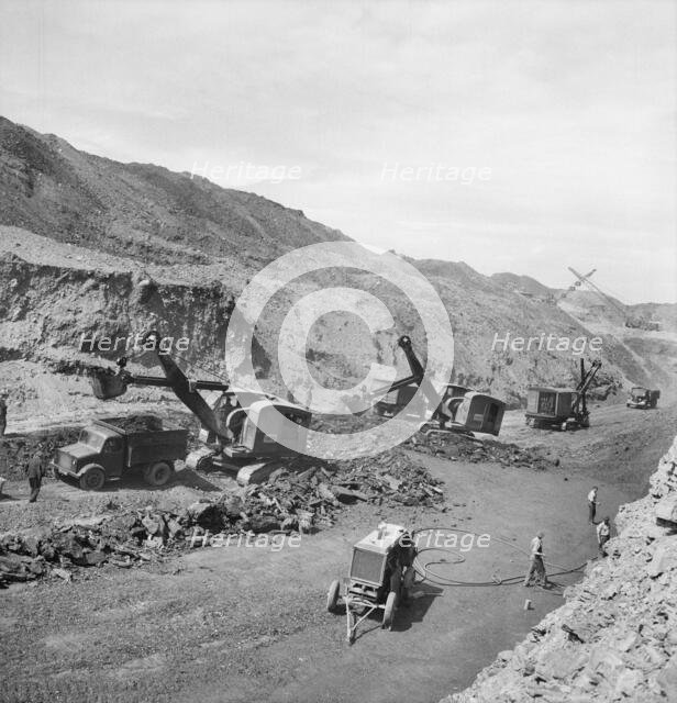 Unidentified opencast coal mine with Laing excavators extracting coal, 19/07/1948. Creator: John Laing plc.