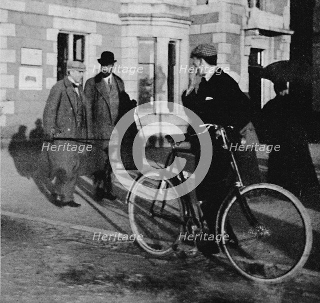 'The Grand Duke Michael of Russia leaving Ballater Station', 1900.  Artist: Unknown.