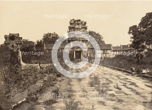 Grande Pagode Porte Ouest de la 1ère enceinte, 1866. Creator: Emile Gsell.