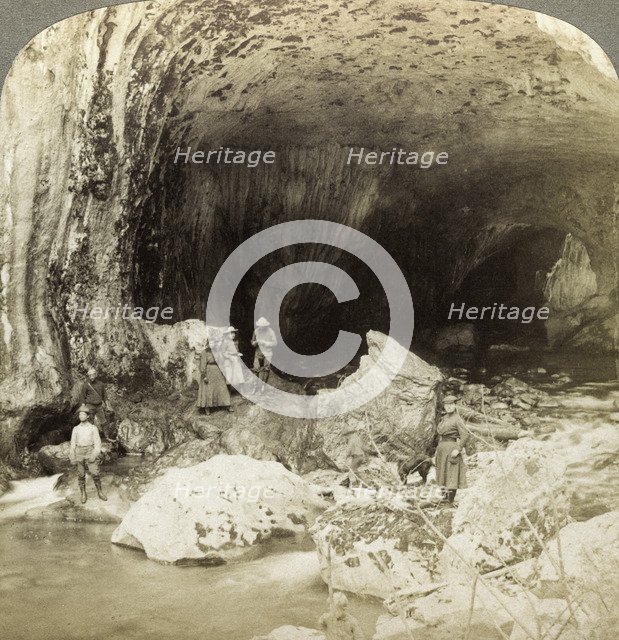 Natural bridge, Warm Spring Creek, Wyoming, USA.Artist: Underwood & Underwood
