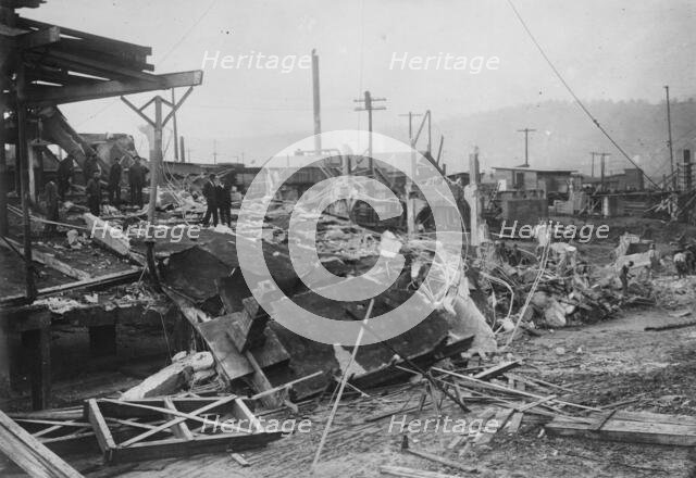 Wrecking Palace of the Fans ballpark, Cincinnati (baseball), 1911. Creator: Bain News Service.