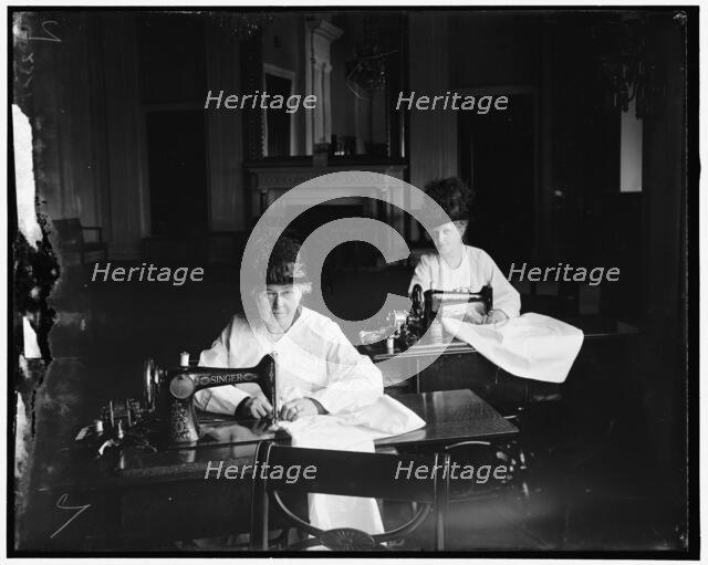 Senate Women, between 1910 and 1920. Creator: Harris & Ewing.