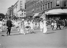 Woman Suffrage - Parade, 1914. Creator: Harris & Ewing.
