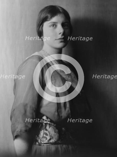 Damrosch, Polly, Miss, portrait photograph, 1914 Mar. 27. Creator: Arnold Genthe.