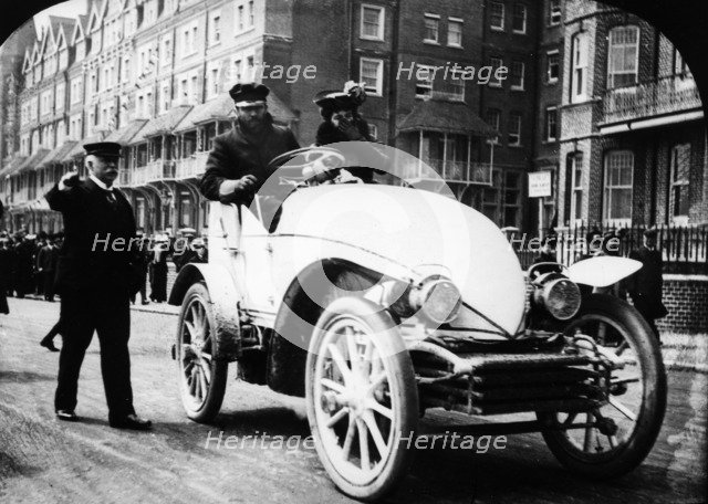 Serpollet Easter Egg steam car at Bexhill 1902 Artist: Unknown.