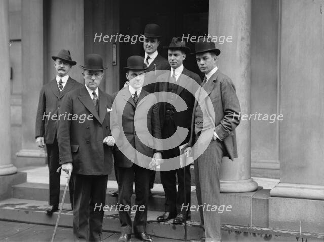 Red Cross, American - Emergency Fin. Com.: Frank B. Hayne; H.P. Davison, Chairman; Cornelius...,1917 Creator: Harris & Ewing.