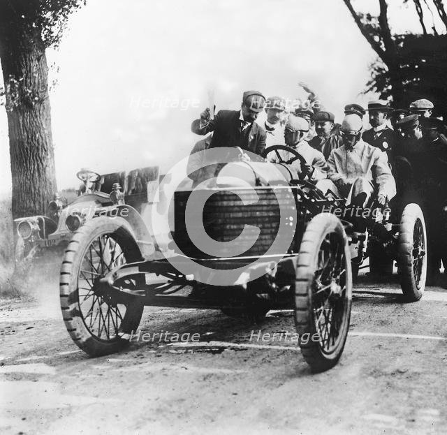 1905 Darracq 200hp V8, Algernon Lee Guinness. Creator: Unknown.