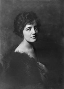 Miss Anna Weatherill, portrait photograph, 1919 Sept. 22. Creator: Arnold Genthe.