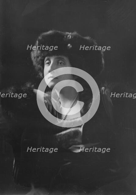 Mrs. Edwin R. Campbell, portrait photograph, 1919 Feb. 7. Creator: Arnold Genthe.