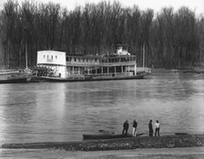 Ferry and river men, Vicksburg, Mississippi, 1936. Creator: Walker Evans.
