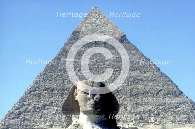 The Sphinx and Pyramid of Khafre (Chephren), Giza, Egypt, 4th Dynasty, 26th century BC. Artist: Unknown