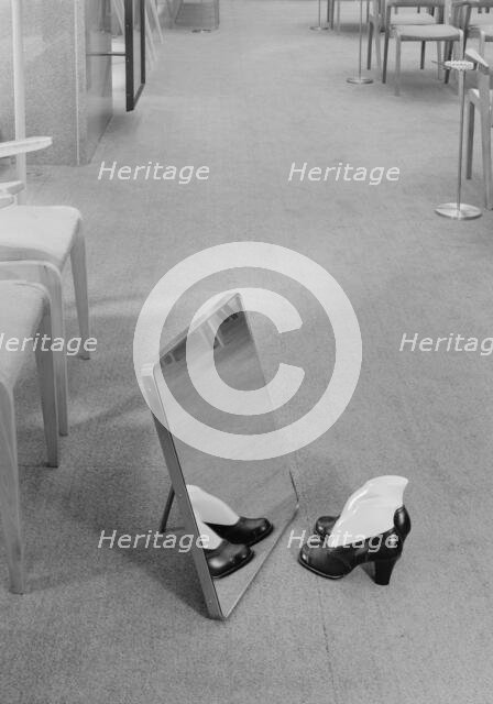 Florsheim Shoes, business at 515 5th Ave., New York City, 1946. Creator: Gottscho-Schleisner, Inc.