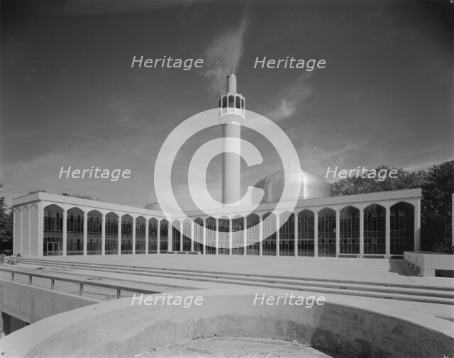 London Central Mosque and The Islamic Cultural Centre, Park Road, Regent's Park, GLA, 15/08/1977. Creator: John Laing plc.