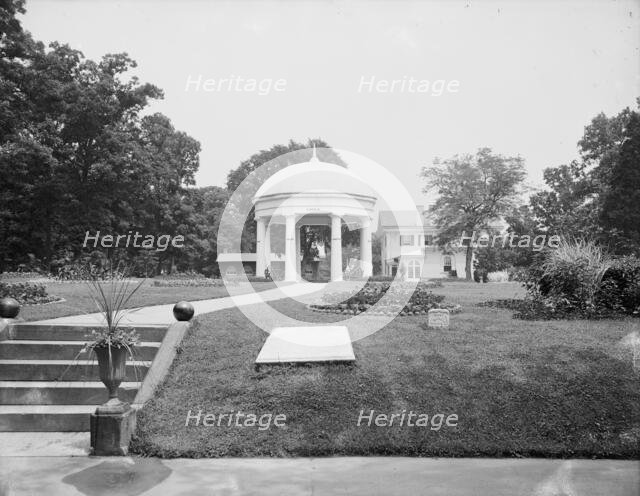 Temple of Fame and the mansion [Arlington House], Arlington, Va., c1903. Creator: Unknown.