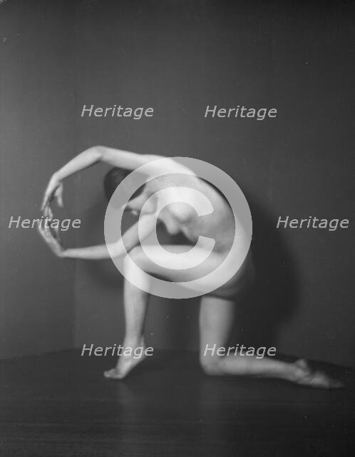 Barkette, Lina, Mrs., 1923 Jan. 18. Creator: Arnold Genthe.