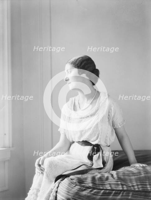 Norman, D., Mrs., portrait photograph, 1925 July 22. Creator: Arnold Genthe.