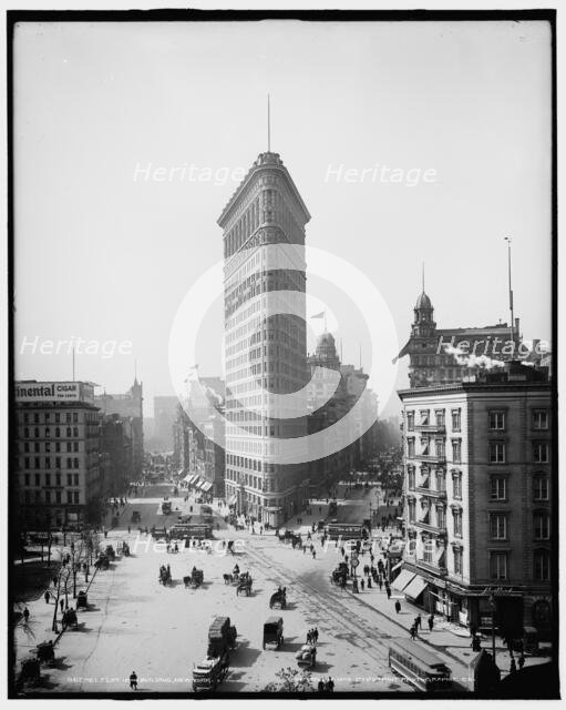 Flatiron Building, New York, N.Y., between 1900 and 1905. Creator: Unknown.