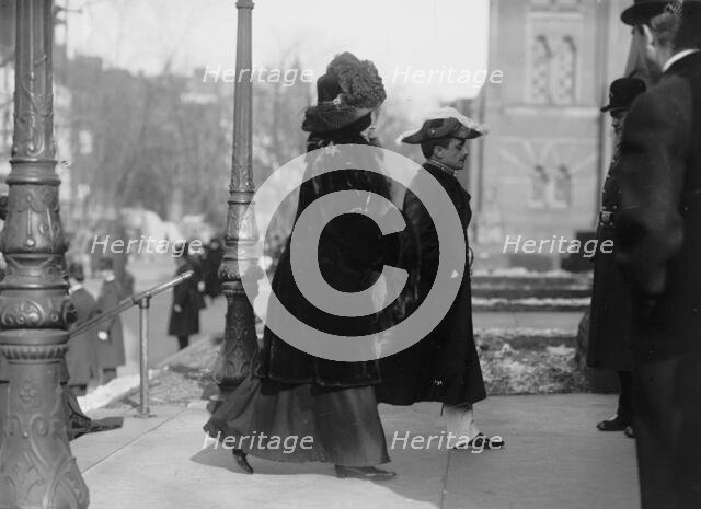 Señor Don Anibal Cruz - His Funeral at St. Patrick's Church, 1910. Creator: Harris & Ewing.