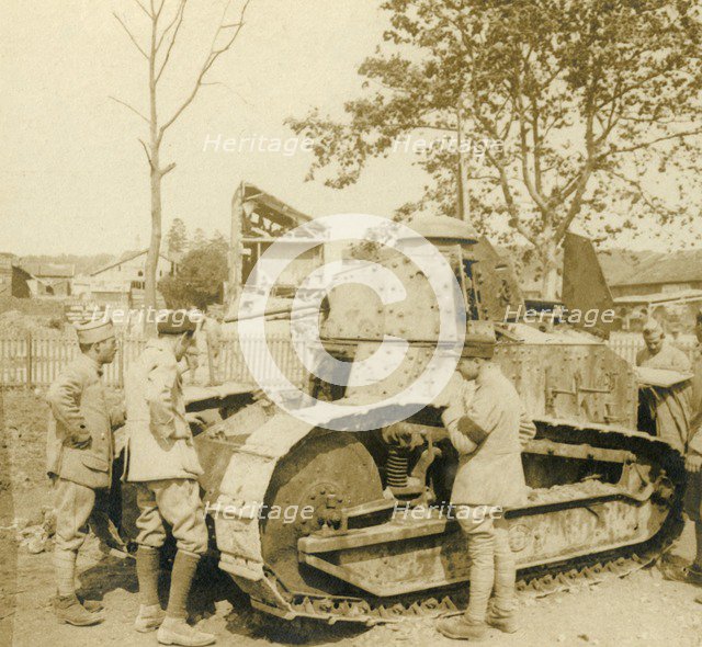Small Renault tank, c1914-c1918. Artist: Unknown.
