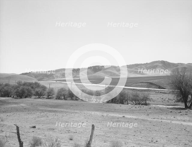 U.S. 99 on ridge over Tehachapi Mountains, 1939. Creator: Dorothea Lange.