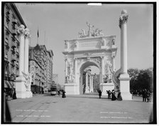 Dewey Arch, New York, between 1898 and 1901. Creator: Unknown.