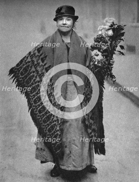 Flower girl, London, 1926-1927. Artist: Unknown