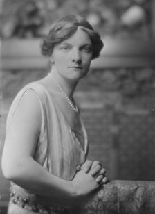 Mrs. Eugene Meyer Jr., portrait photograph, 1918 July 2. Creator: Arnold Genthe.